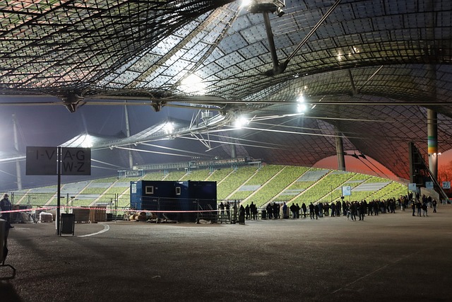 他能在狭小 他能在狭小