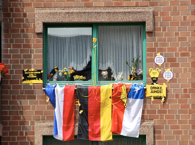 两人因意见 两人因意见